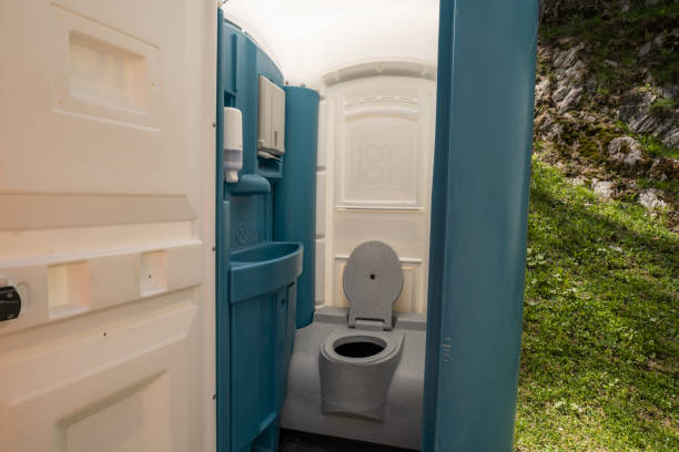 Best Luxury portable toilet rental  in Edwardsville, KS